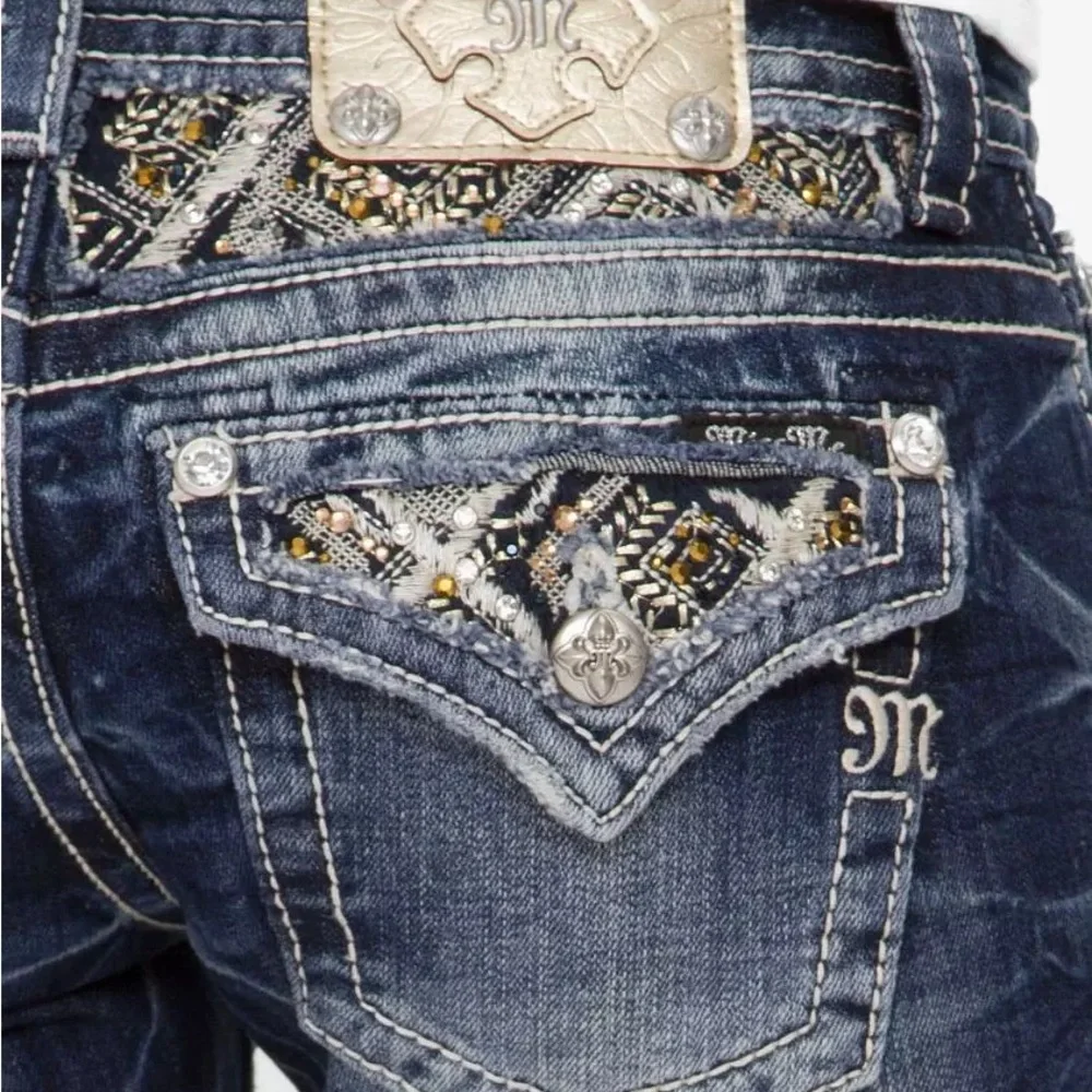 🎉 HP! 4X! 🎉 LIKE NEW! 🦋 Miss Me Distressed Cropped Jeans ✨ - Picture 6 of 6